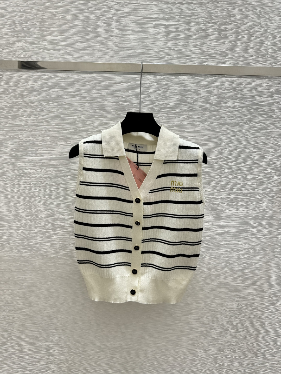 🆕M家🆕 春夏新款 撞色条纹翻领针织背心开衫颜色：白色 宝蓝尺码：36.38.40