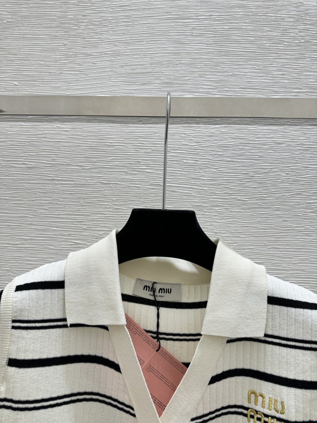 🆕M家🆕 春夏新款 撞色条纹翻领针织背心开衫颜色：白色 宝蓝尺码：36.38.40