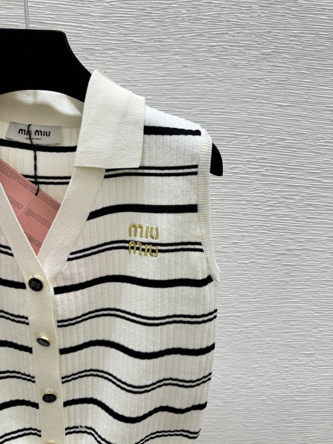 🆕M家🆕 春夏新款 撞色条纹翻领针织背心开衫颜色：白色 宝蓝尺码：36.38.40