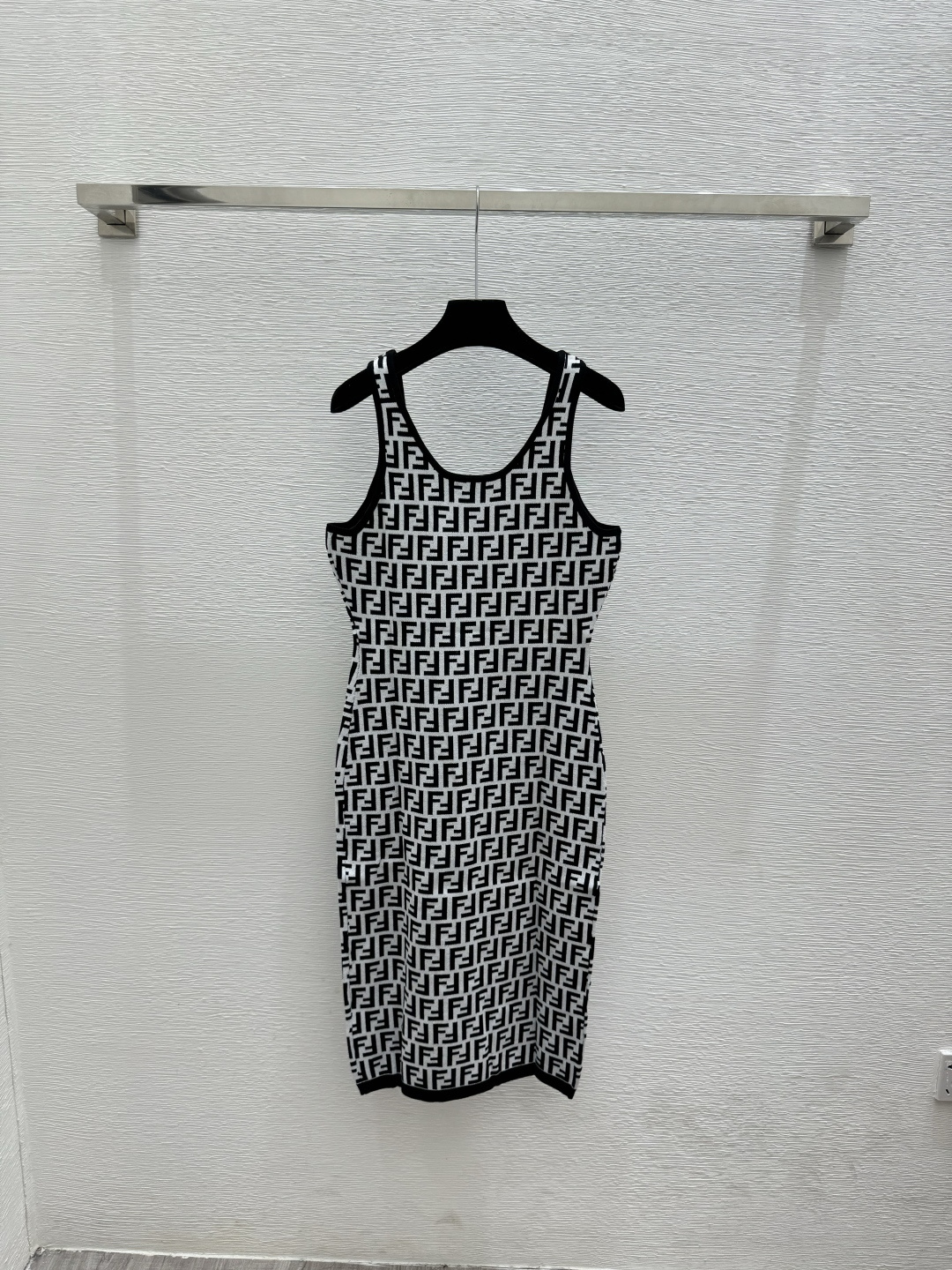 Fendi F家 春夏新款 撞色老花字母圆领针织背心裙