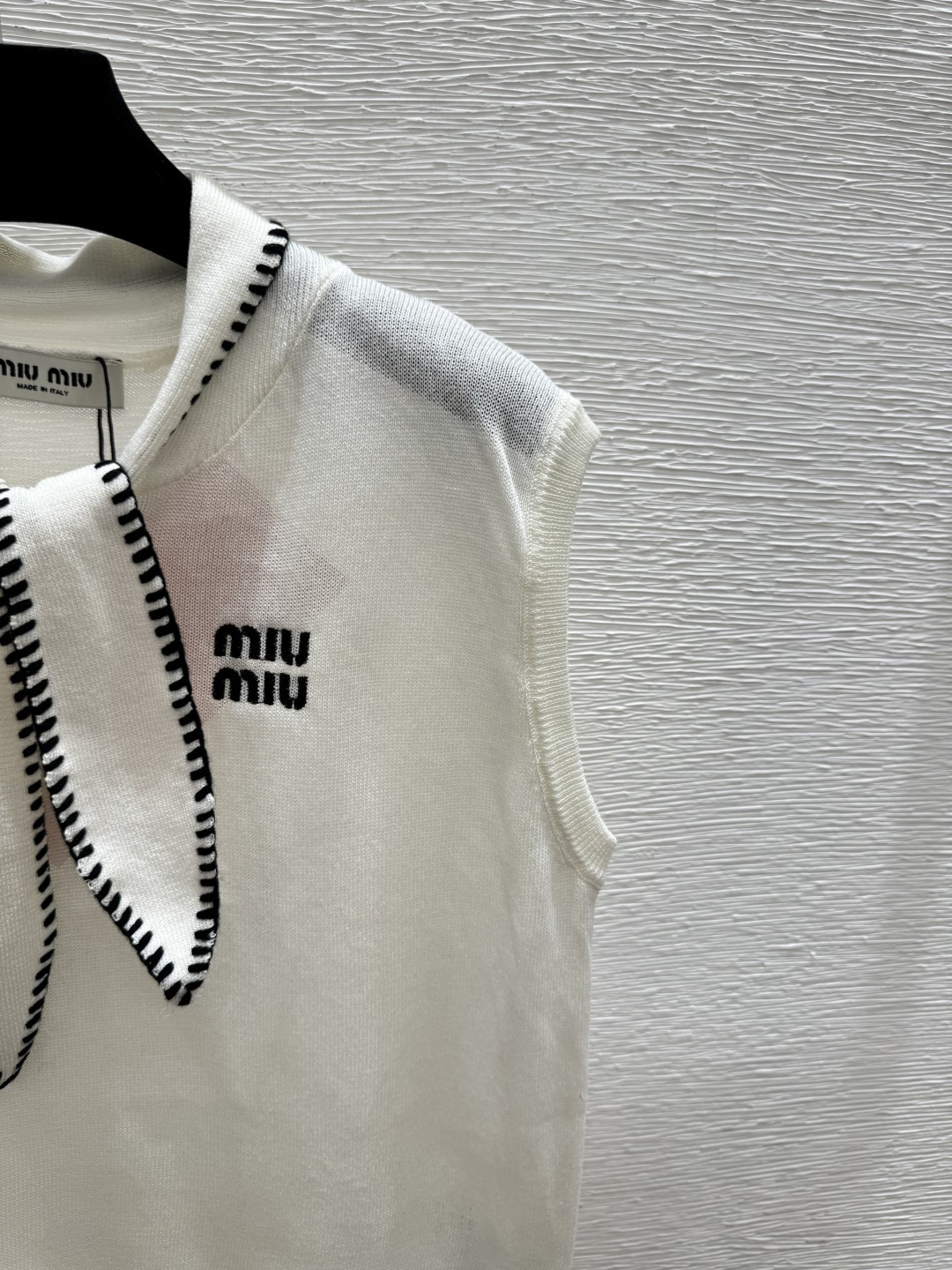 Miu Miu M家 春夏新款 撞色绑带圆领针织背心