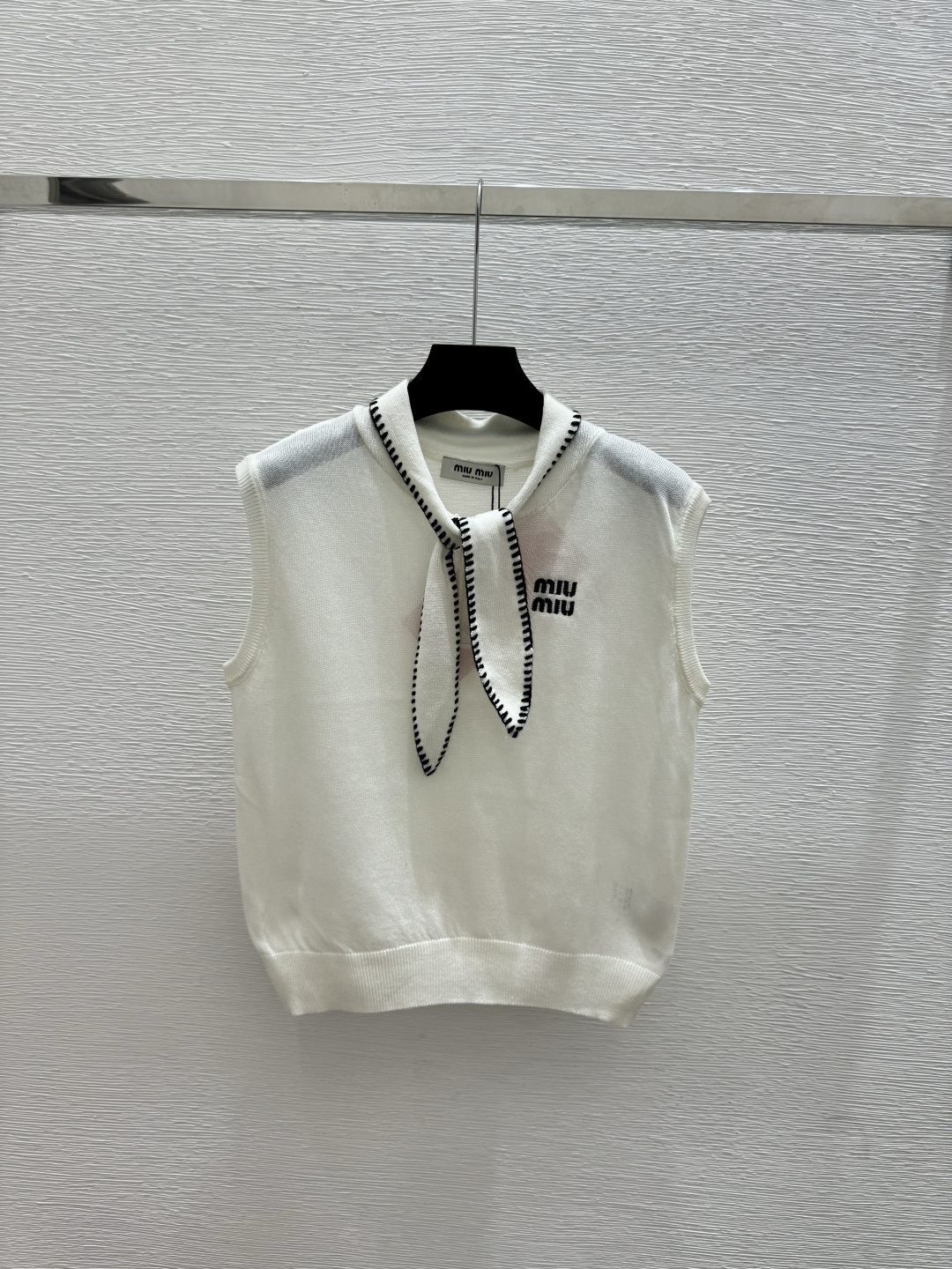 Miu Miu M家 春夏新款 撞色绑带圆领针织背心