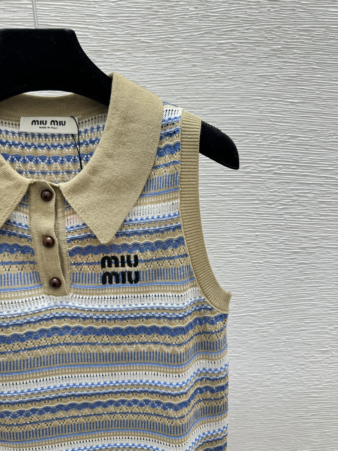 Miu Miu M家 春夏新款 撞色条纹翻领针织背心