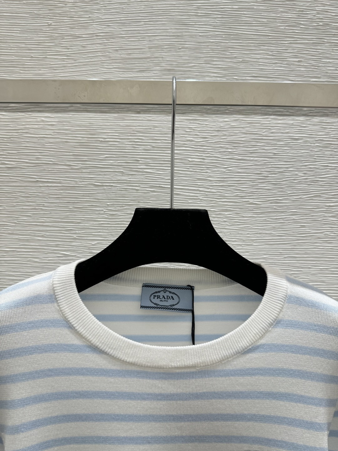Prada P家 春夏新款 撞色条纹圆领针织短袖