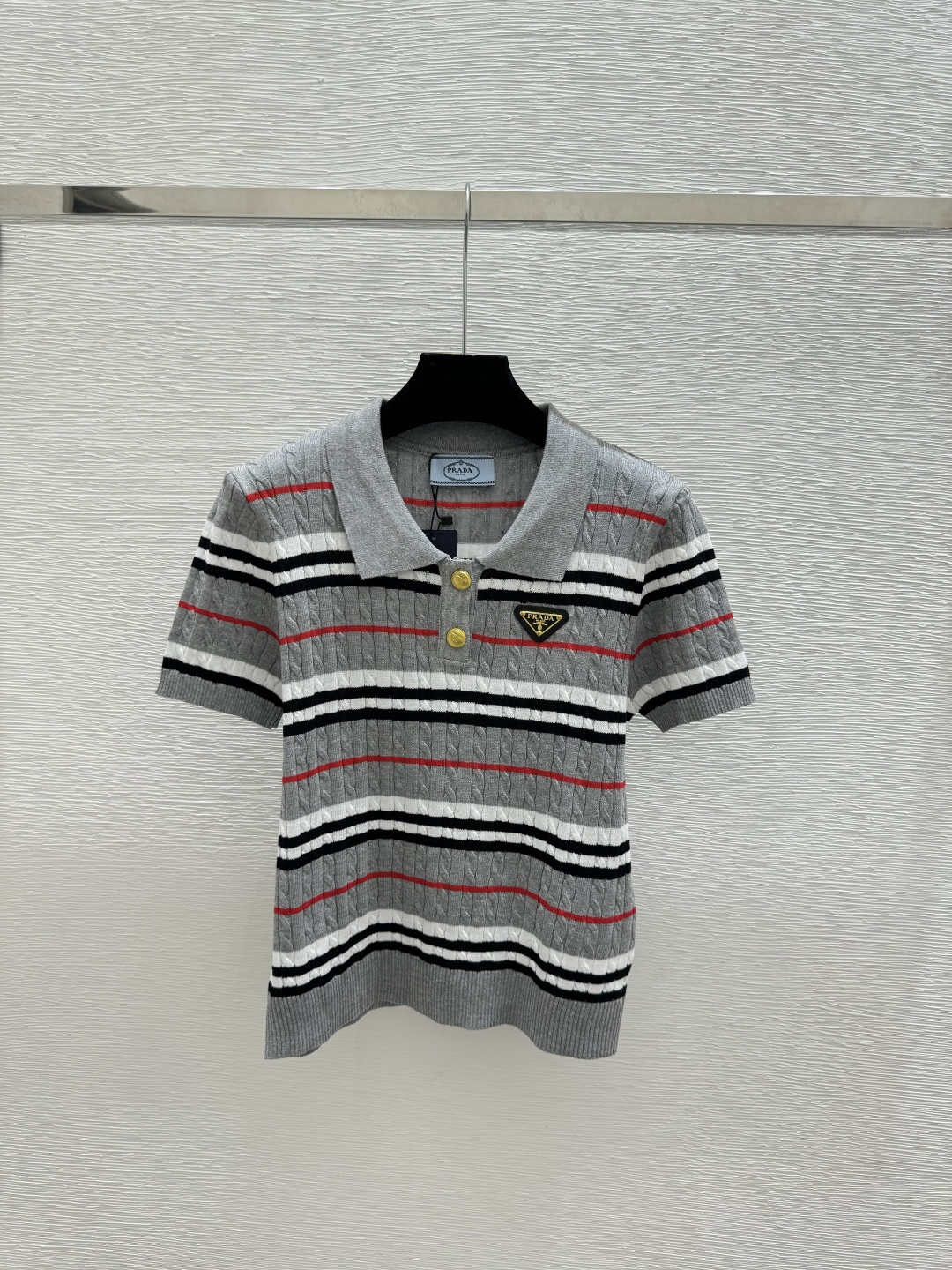 Prada P家 春夏新款 撞色条纹翻领针织短袖