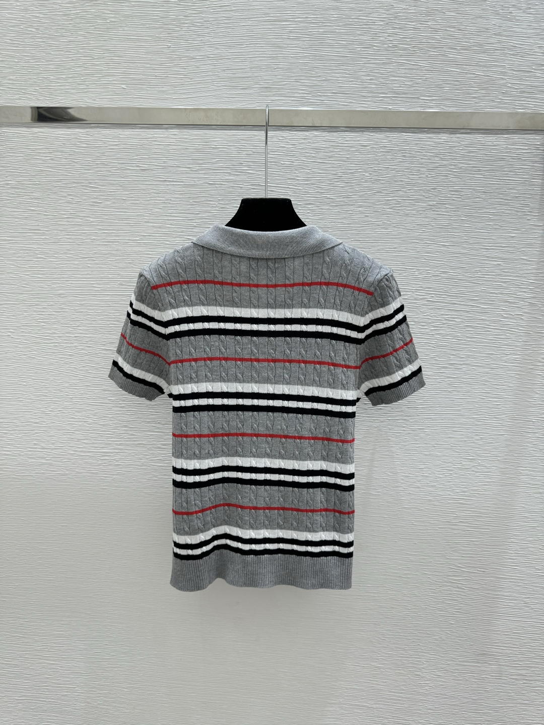 Prada P家 春夏新款 撞色条纹翻领针织短袖