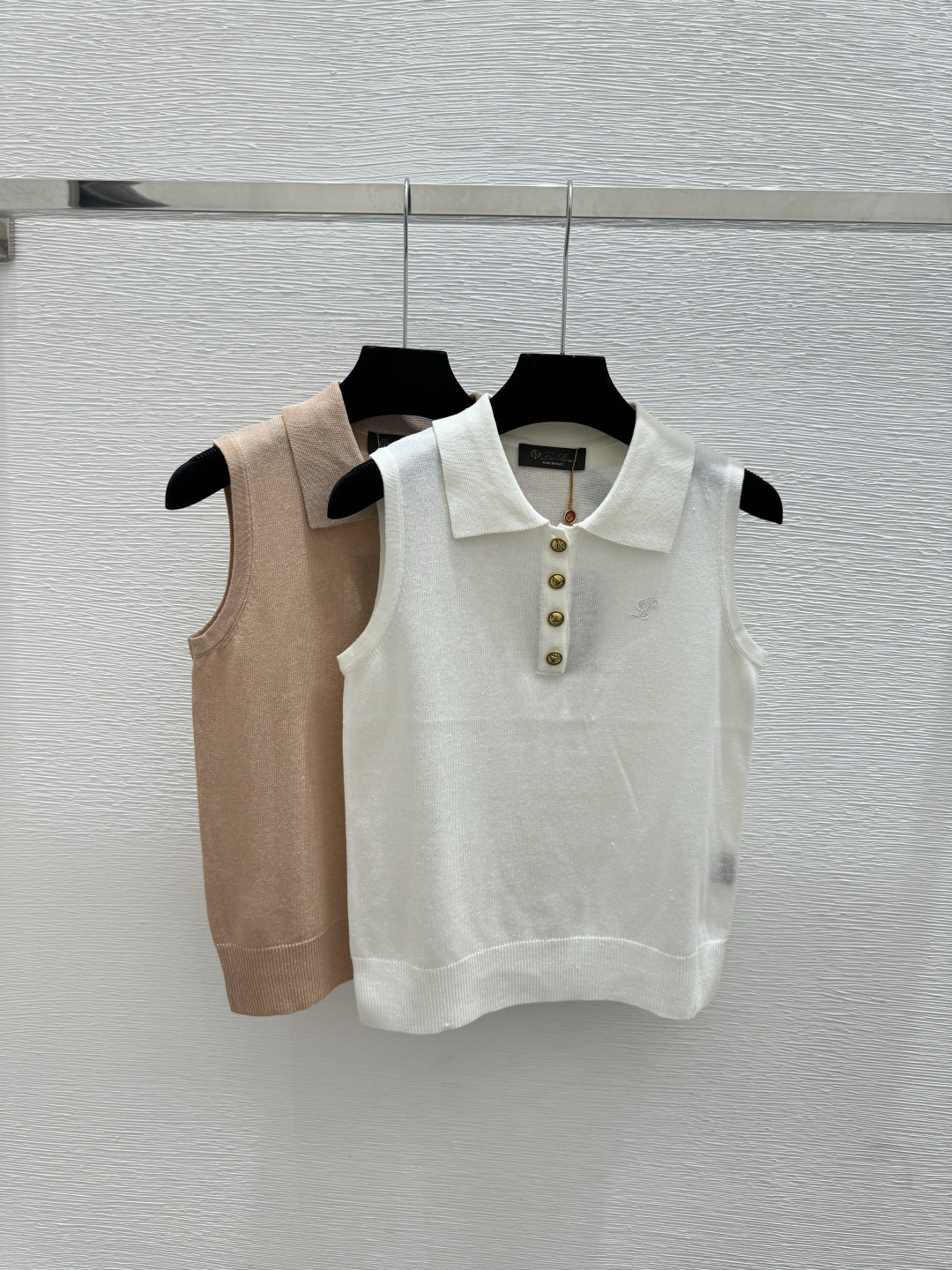 Prada LP家 春夏新款 纯色翻领简约针织背心