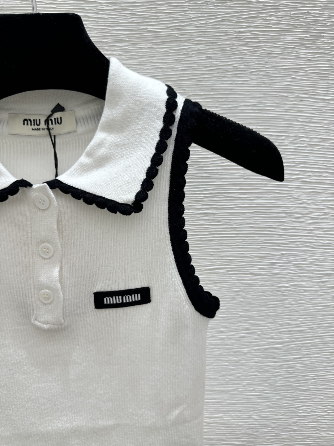 Miu Miu M家 春夏新款 撞色花边翻领针织背心