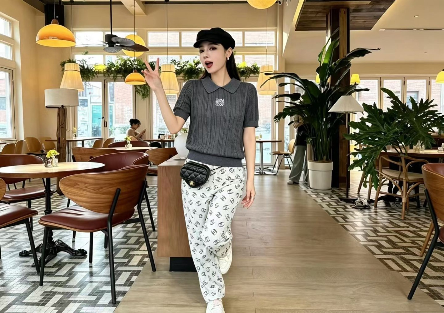🆕LO家🆕  春夏新款 纯色简约翻领针织短袖颜色：白色 灰色 宝蓝尺码：36.38.40