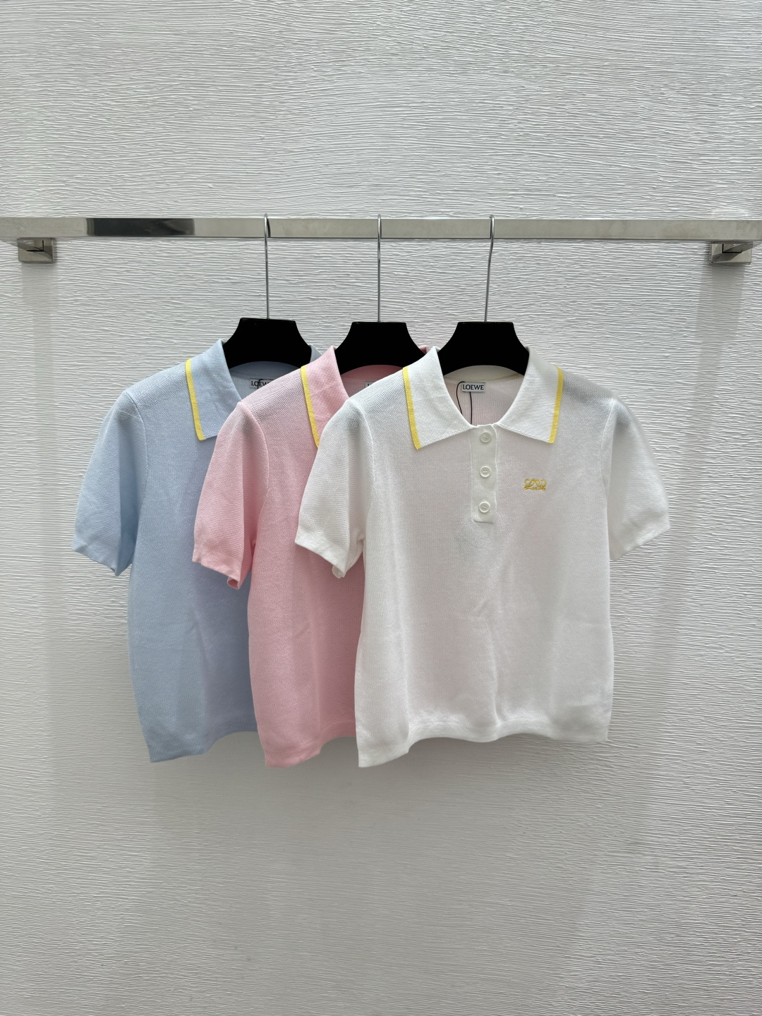 🆕LO家🆕  春夏新款 撞色翻领针织短袖颜色：白色 粉色 蓝色尺码：36.38.40