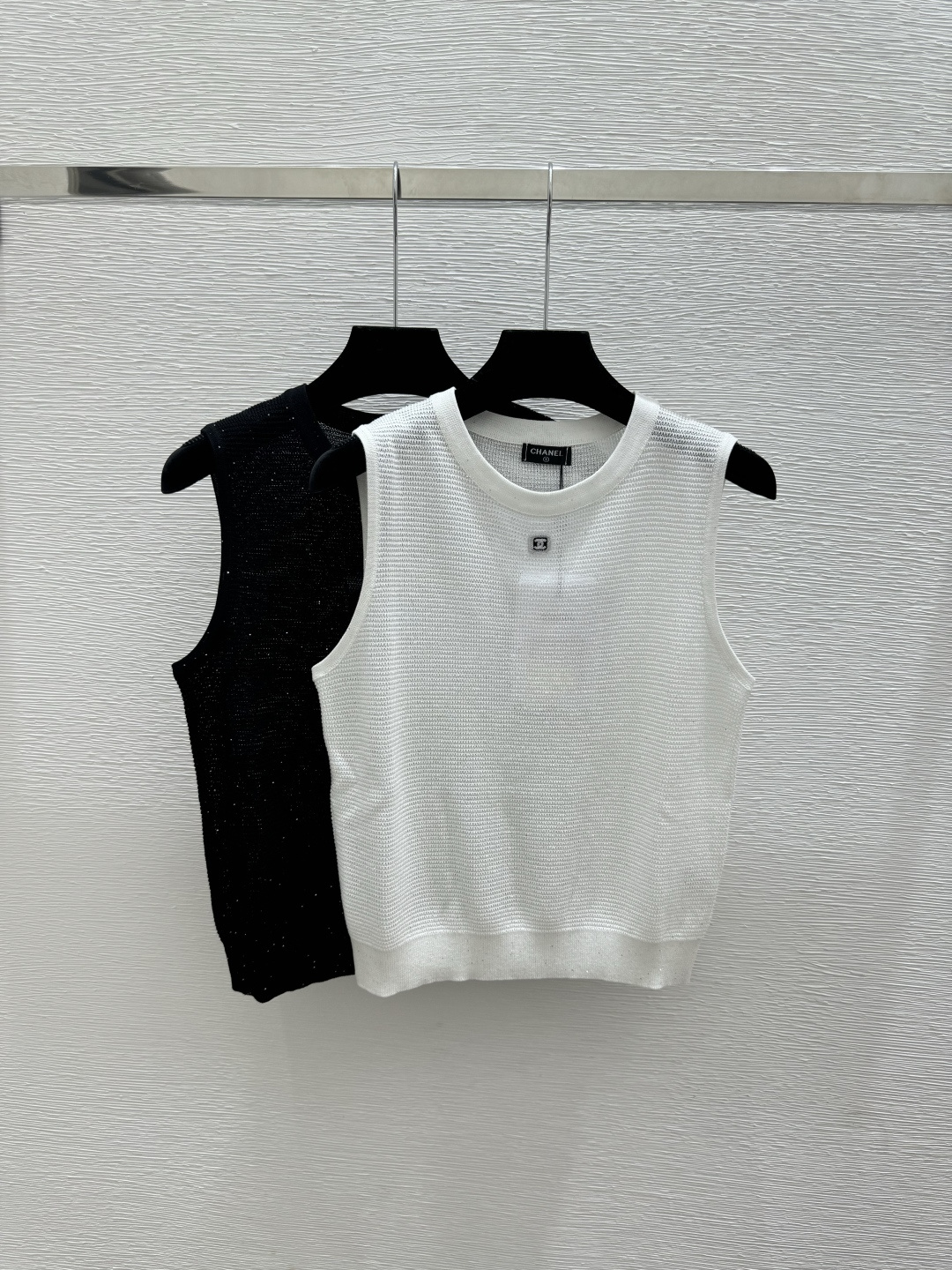 🆕CH家🆕  春夏新款 纯色简约圆领针织背心颜色：白色 黑色尺码：36.38.40