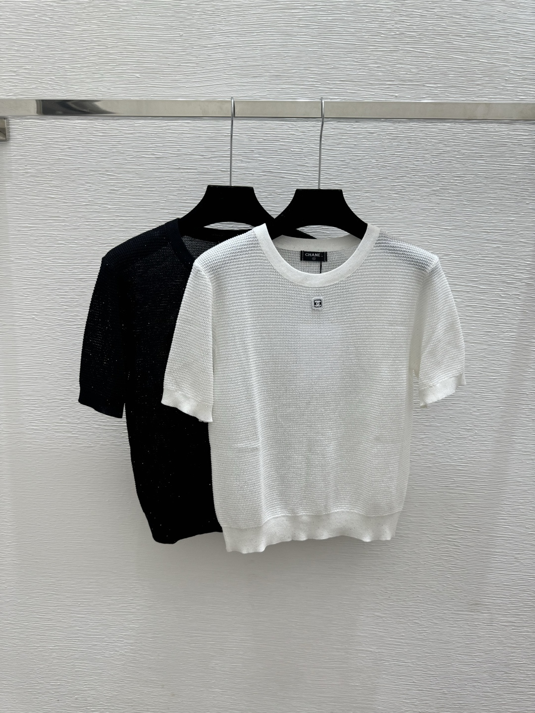🆕CH家🆕  春夏新款 纯色简约圆领针织短袖颜色：白色 黑色尺码：36.38.40