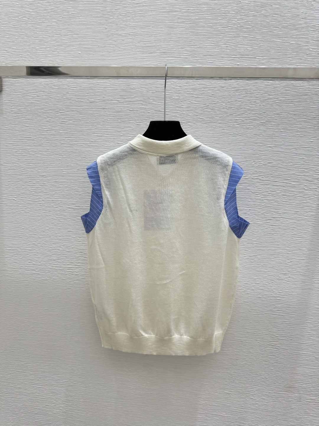 🆕CH家🆕  春夏新款 撞色简约翻领针织背心颜色：白色 宝蓝 黑色尺码：36.38.40