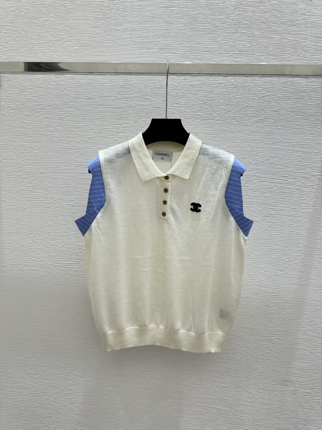 🆕CH家🆕  春夏新款 撞色简约翻领针织背心颜色：白色 宝蓝 黑色尺码：36.38.40