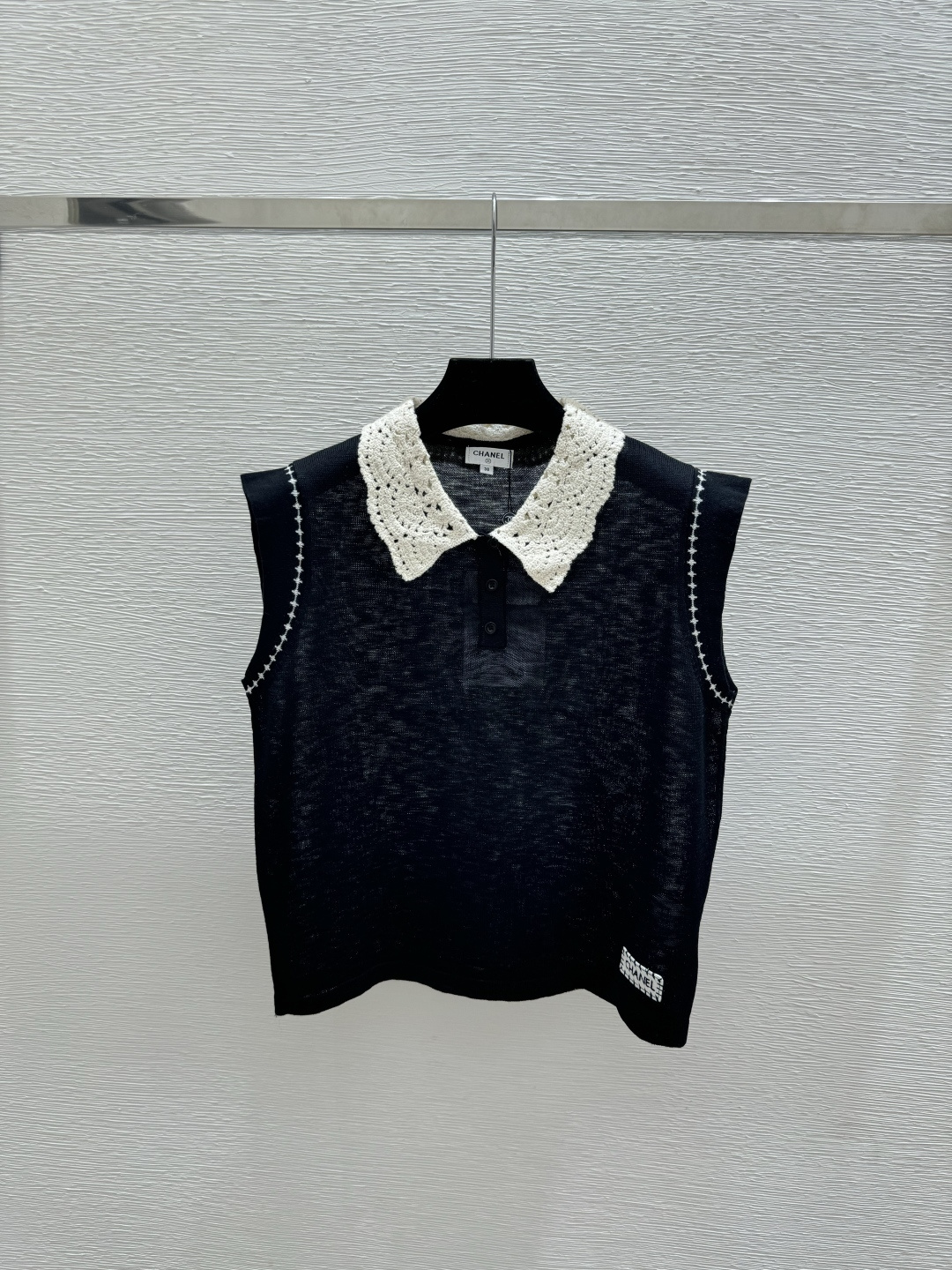 🆕CH家🆕  春夏新款 撞色翻领简约针织短袖颜色：白色 黑色尺码：36.38.40