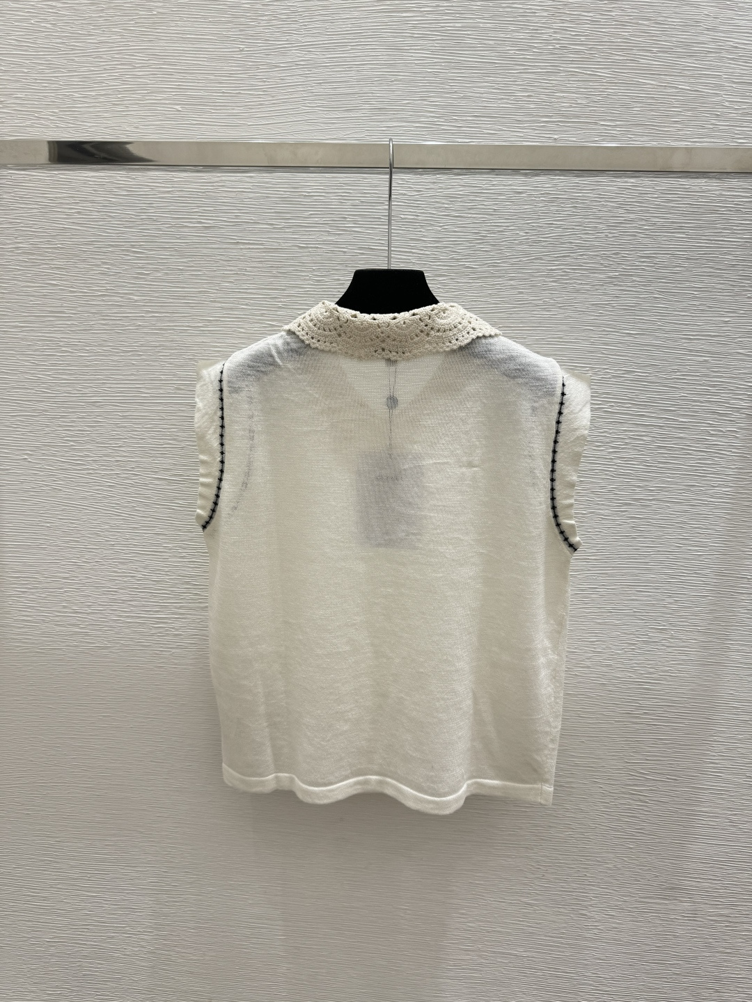 🆕CH家🆕  春夏新款 撞色翻领简约针织短袖颜色：白色 黑色尺码：36.38.40