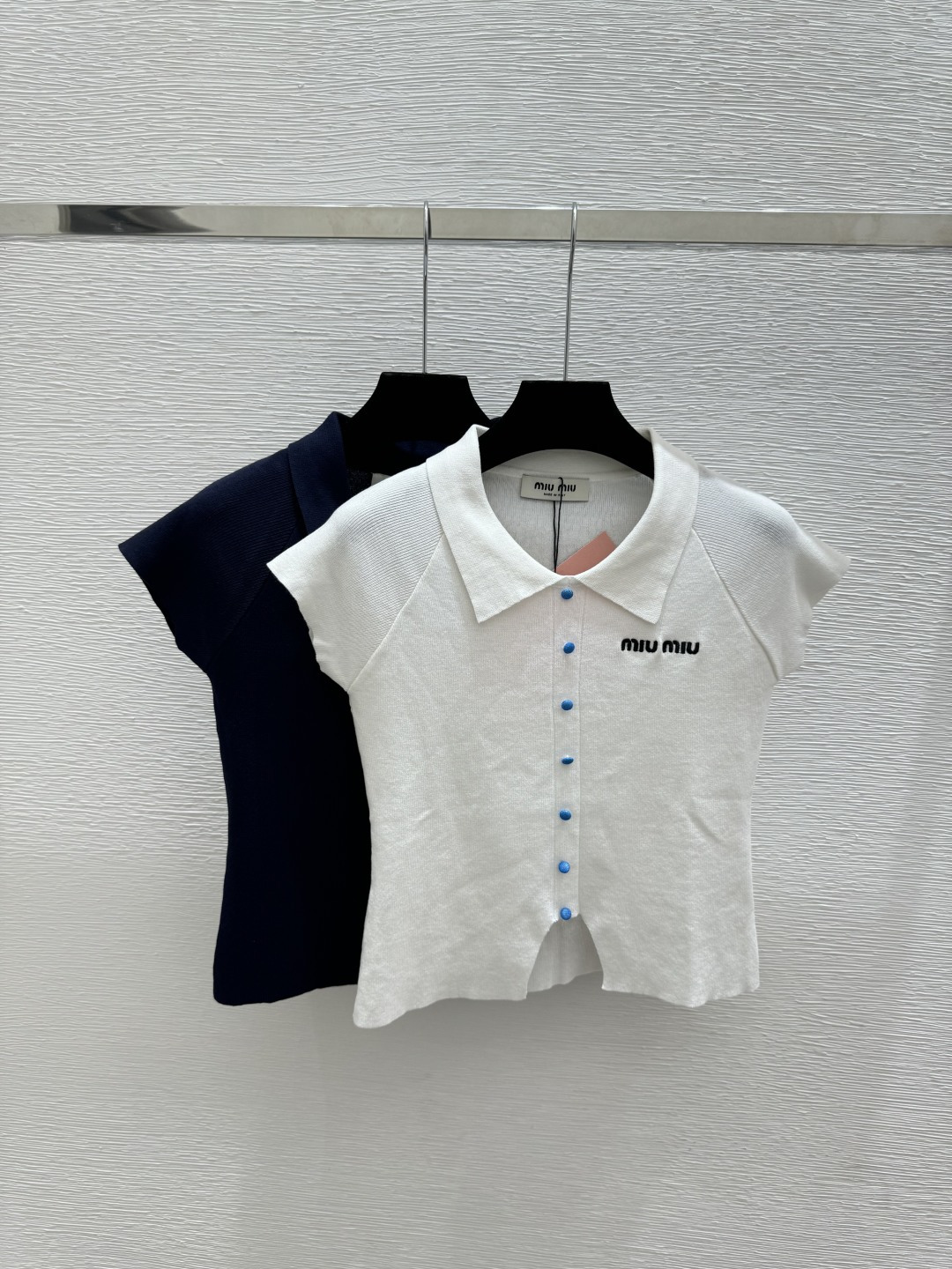🆕M家🆕  春夏新款 纯色简约翻领针织短袖颜色：白色 宝蓝尺码：36.38.40