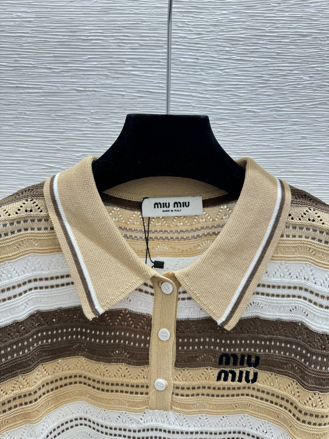 🆕M家🆕  春夏新款 撞色条纹翻领针织短袖颜色：卡其尺码：36.38.40
