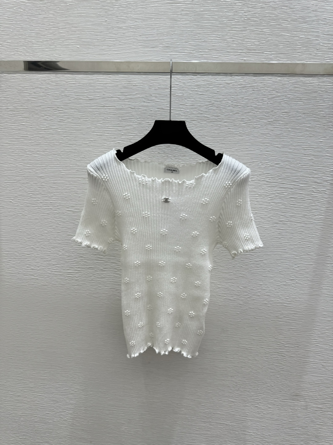 🆕CH家🆕  春夏新款 纯色简约针织短袖颜色：白色 粉色尺码：36.38.40