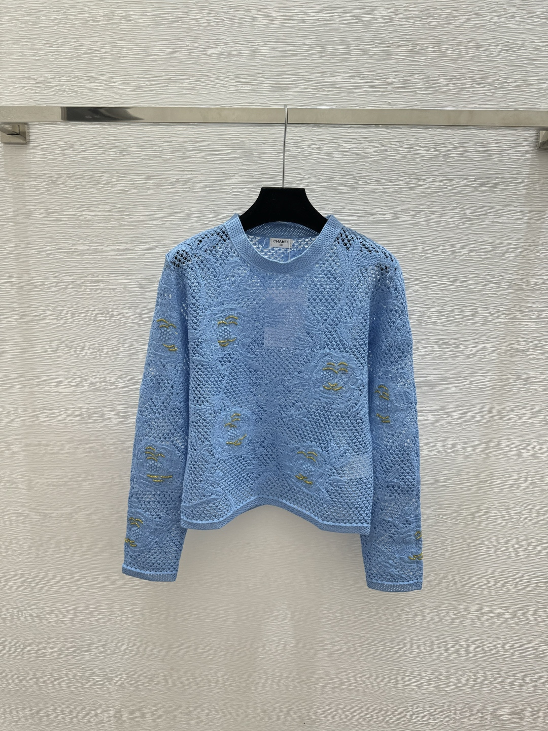 🆕CH家🆕  春夏新款 撞色山茶花镂空圆领针织长袖颜色：白色 粉色 蓝色 黑色尺码：36.38.40