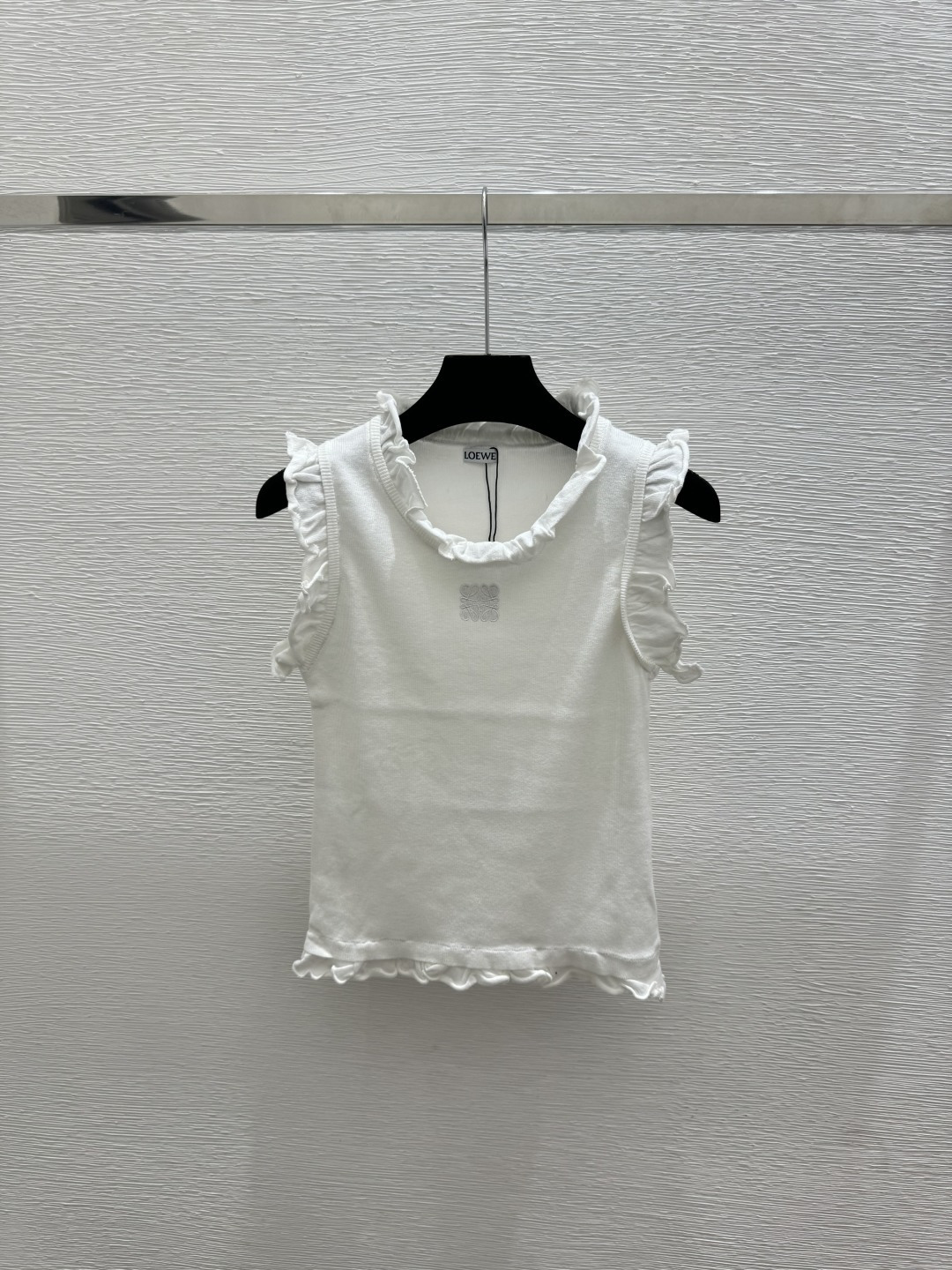 🆕LO家🆕  春夏新款 纯色花边圆领针织背心颜色：白色 黑色尺码：36.38.40