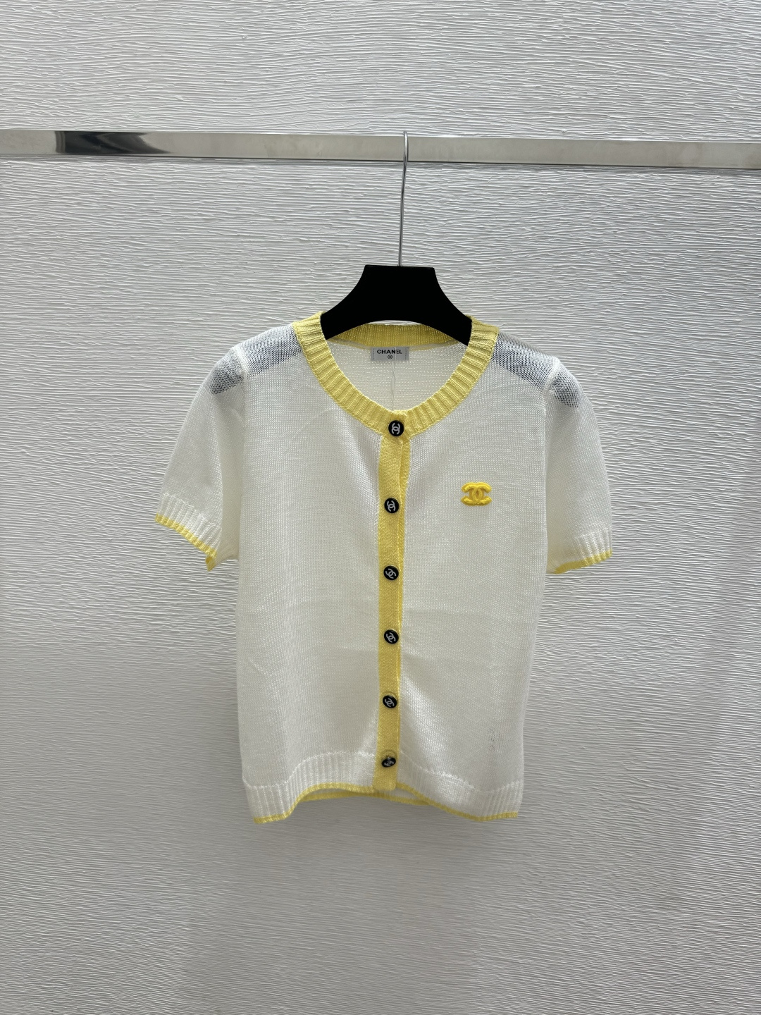 🆕CH家🆕  春夏新款 撞色简约圆领针织短袖开衫颜色：粉色 蓝色 黄色尺码：36.38.40