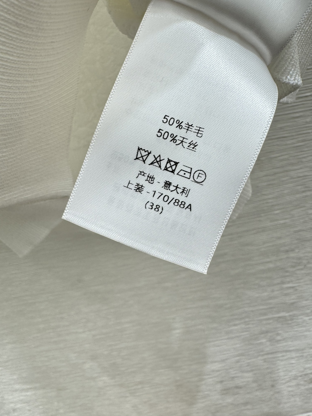 🆕D家🆕  春夏新款 纯色简约翻领针织短袖颜色：白色 宝蓝尺码：36.38.40