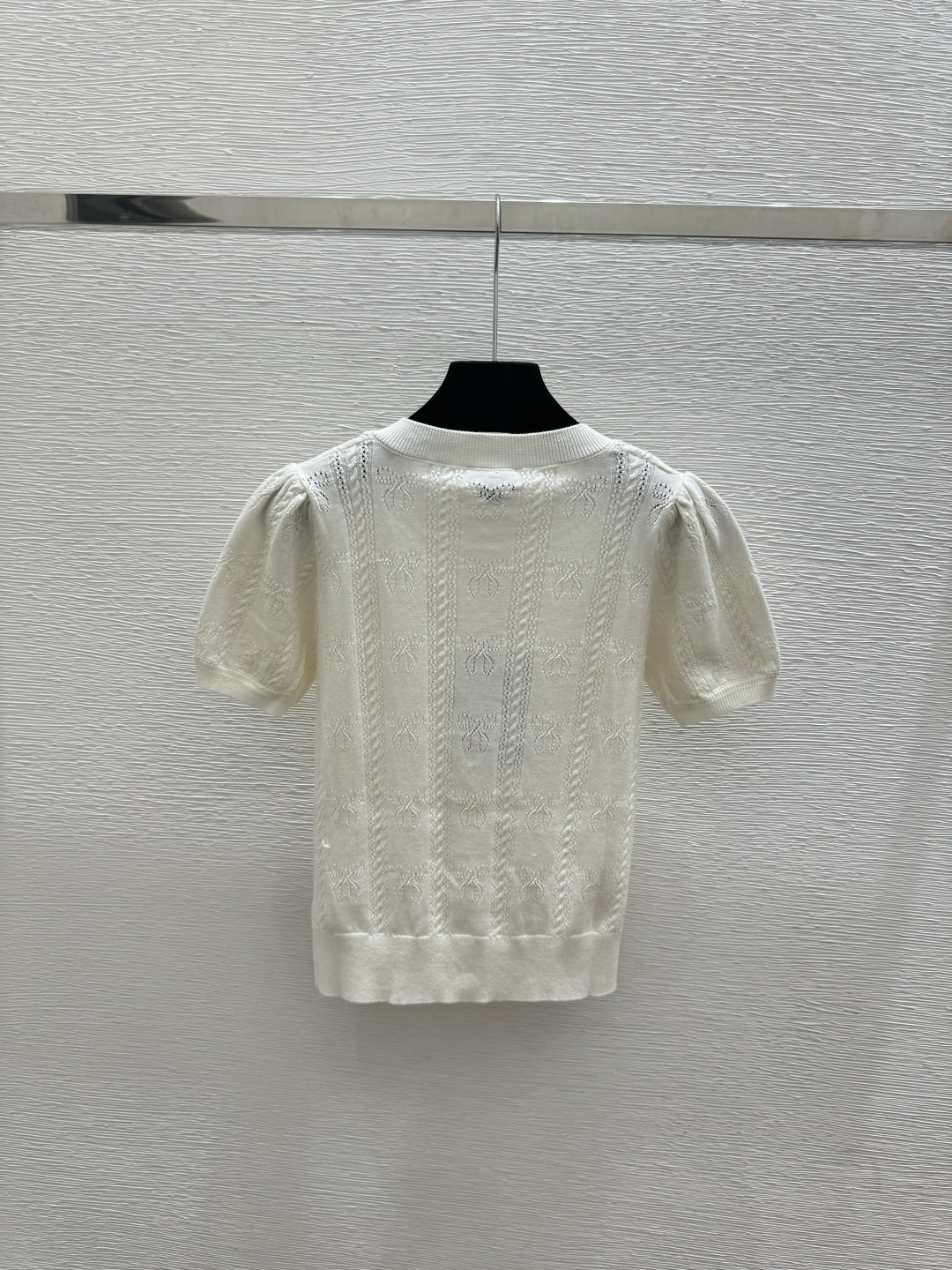 🆕CH家🆕  春夏新款 纯色简约圆领针织短袖开衫颜色：白色尺码：36.38.40