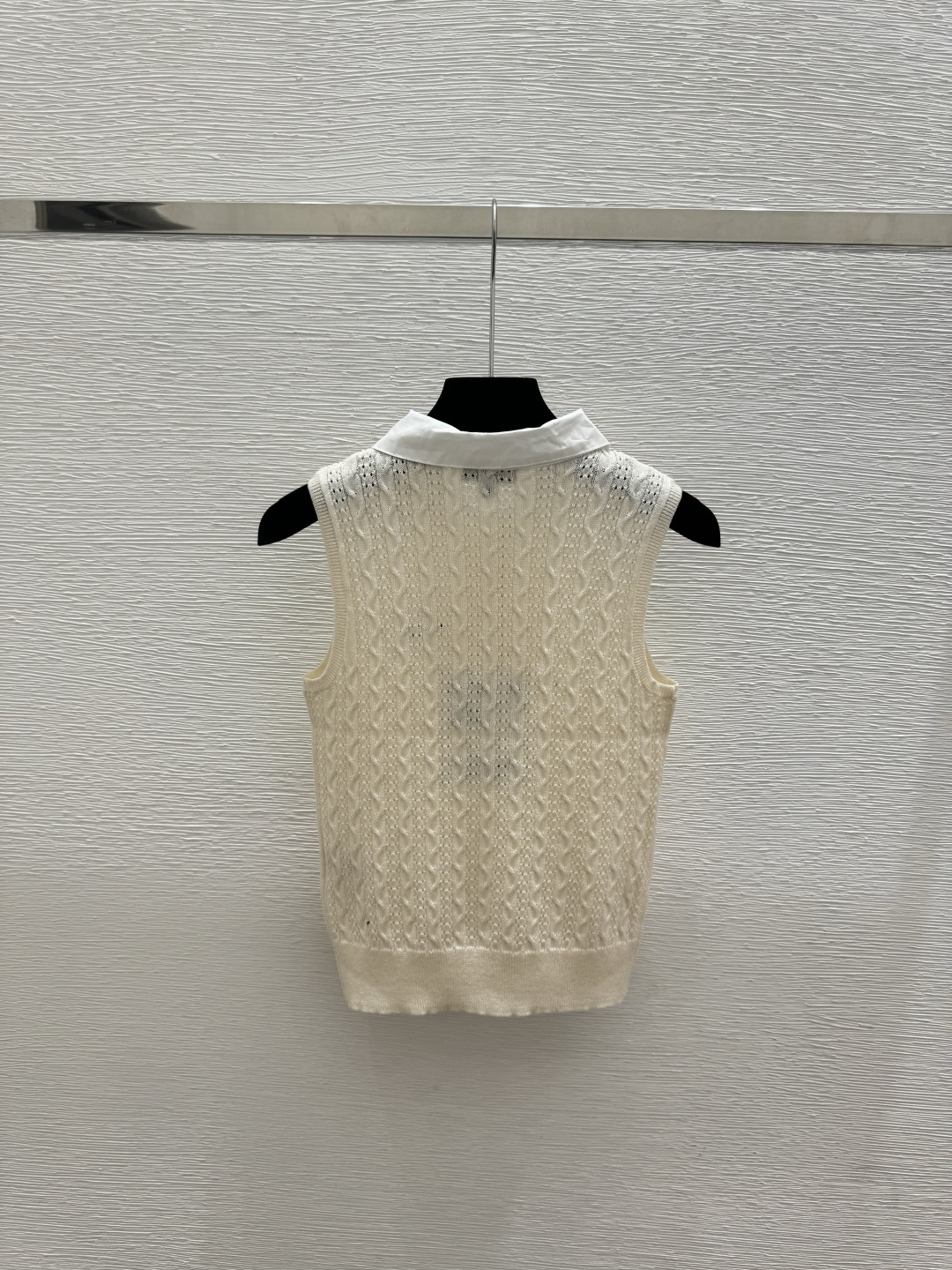 🆕CH家🆕  春夏新款 撞色翻领针织背心颜色：杏色 灰色 宝蓝尺码：36.38.40