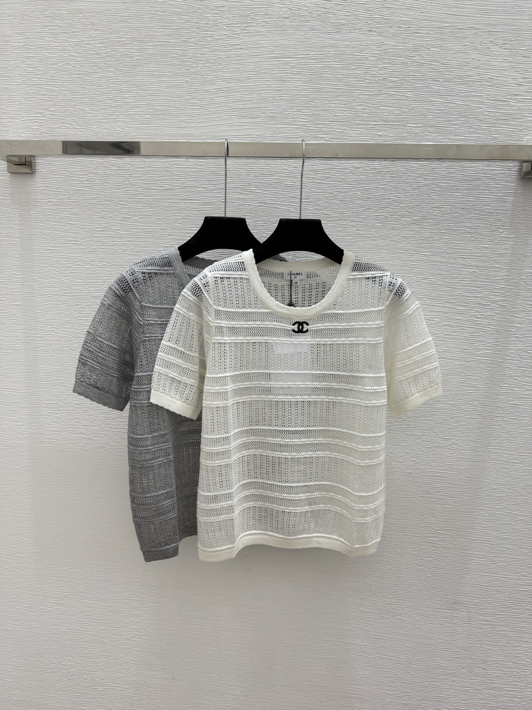 🆕CH家🆕  春夏新款 纯色简约圆领针织短袖颜色：白色 灰色尺码：36.38.40