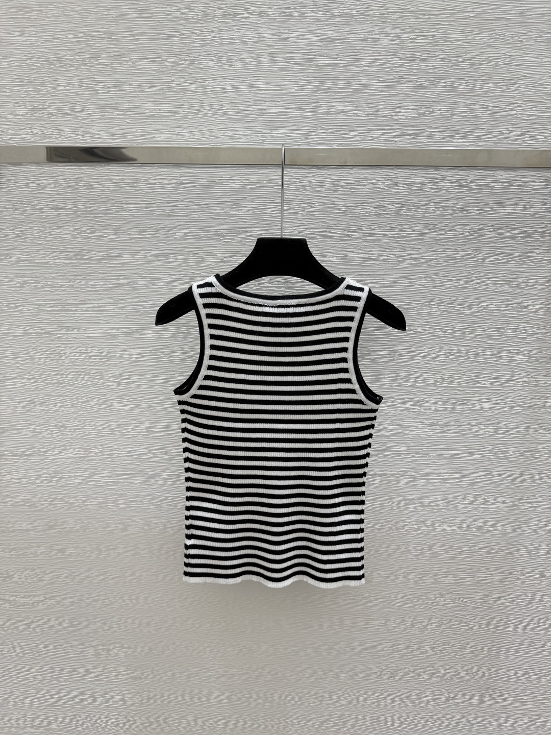 🆕CH家🆕  春夏新款 撞色条纹圆领针织背心颜色：粉色 黑色尺码：36.38.40