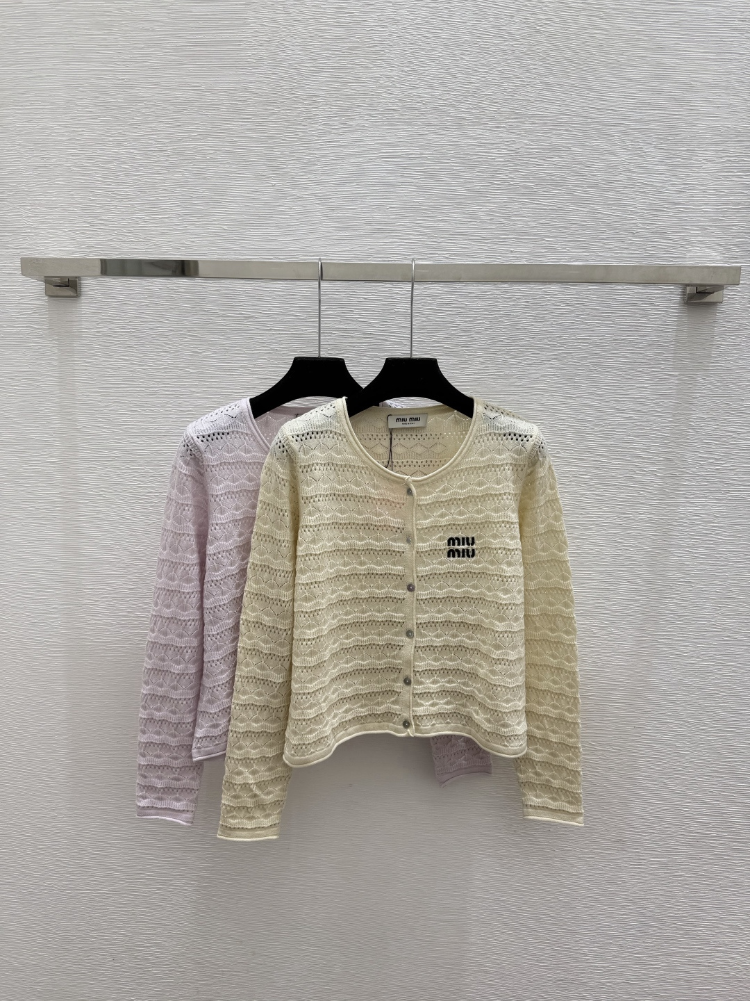 套🆕M家🆕  春夏新款 纯色简约针织两件套颜色：粉色 杏色尺码：36.38.40