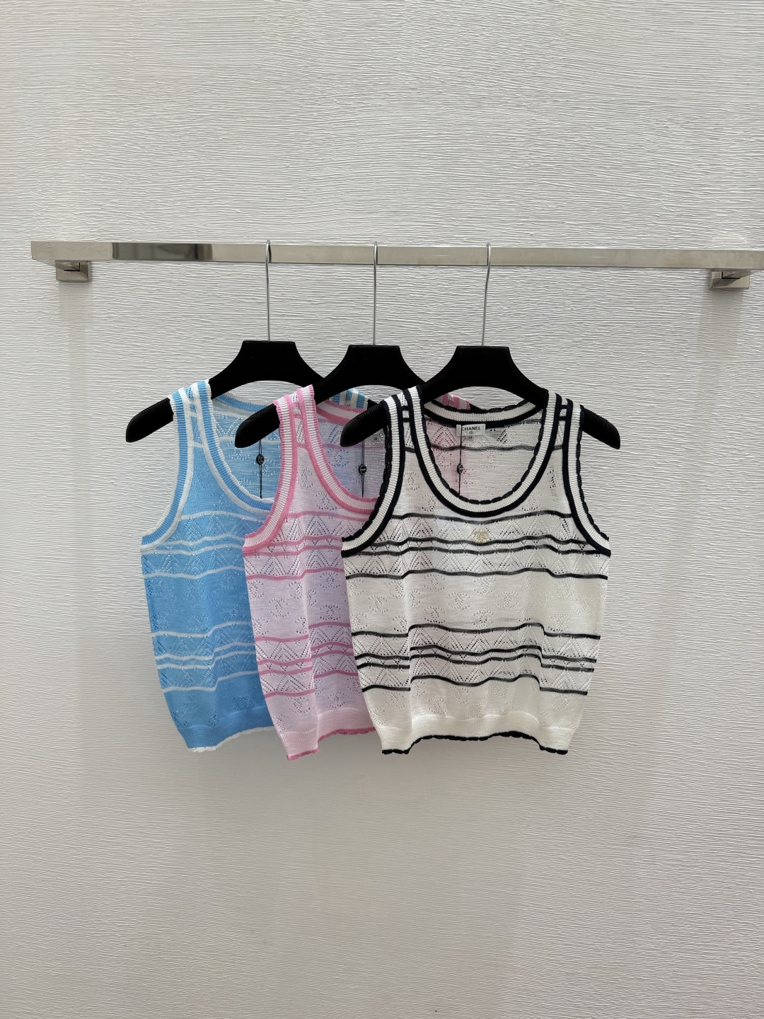 🆕CH家🆕  春夏新款 撞色条纹圆领针织背心颜色：白色 粉色 蓝色尺码：36.38.40