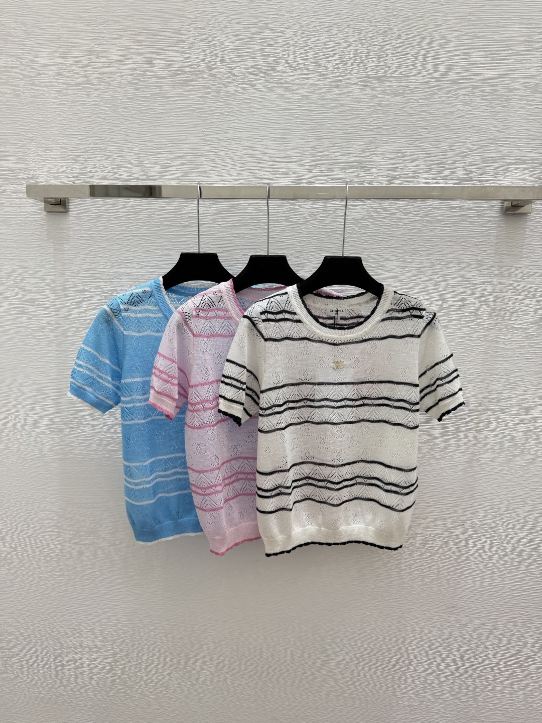 🆕CH家🆕  春夏新款 撞色条纹圆领针织短袖颜色：白色 粉色 蓝色尺码：36.38.40