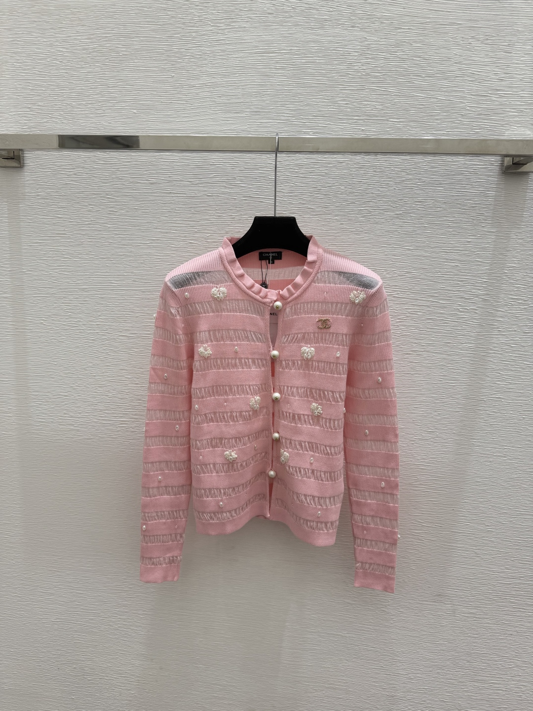 🆕CH家🆕  春夏新款 纯色钉珠圆领针织长袖开衫颜色：白色 粉色 黑色尺码：36.38.40