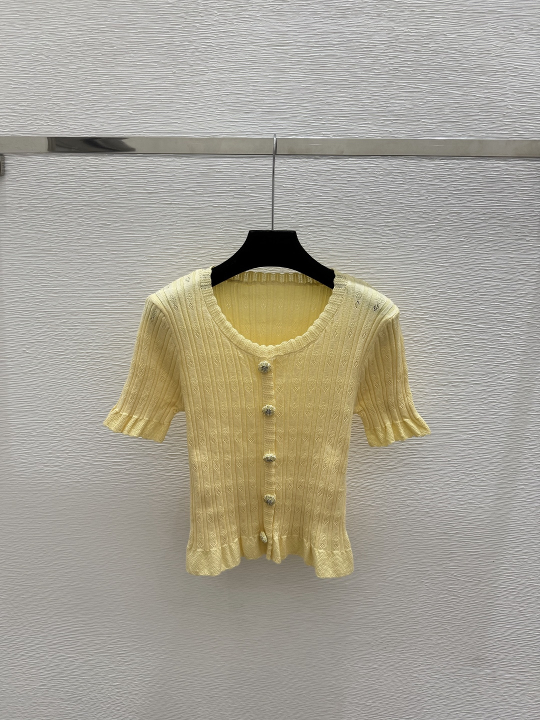 🆕CH家🆕  春夏新款 纯色简约圆领针织短袖颜色：白色 粉色 黄色尺码：36.38.40