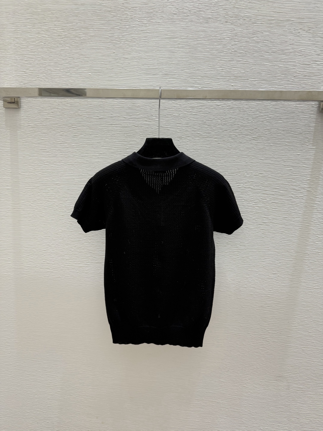 🆕LO家🆕  春夏新款 纯色翻领针织短袖颜色：白色 黑色尺码：36.38.40