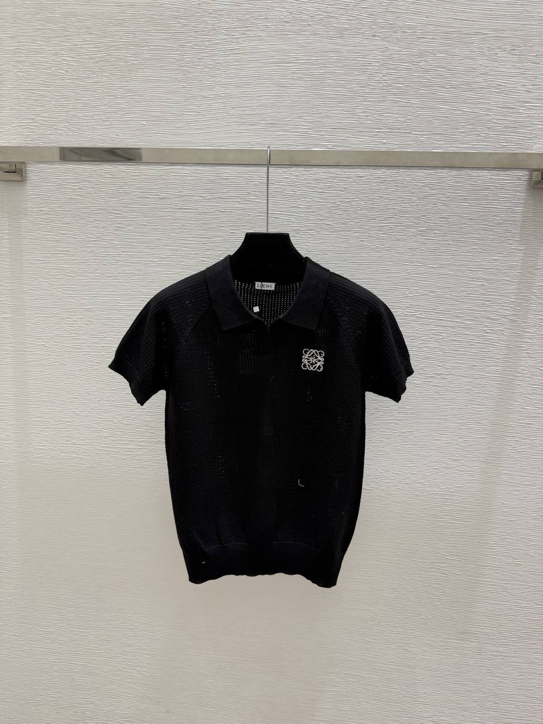 🆕LO家🆕  春夏新款 纯色翻领针织短袖颜色：白色 黑色尺码：36.38.40