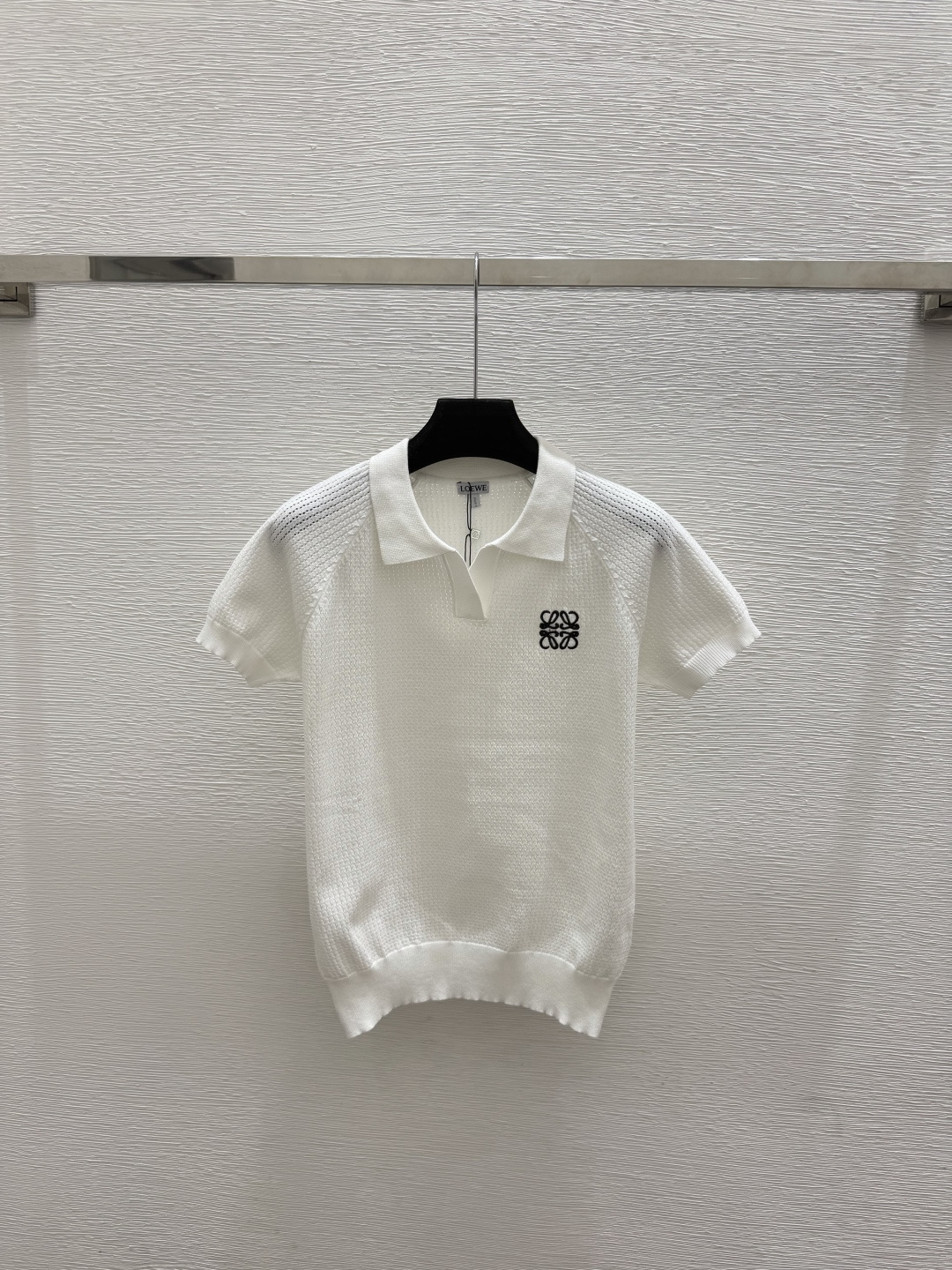 🆕LO家🆕  春夏新款 纯色翻领针织短袖颜色：白色 黑色尺码：36.38.40