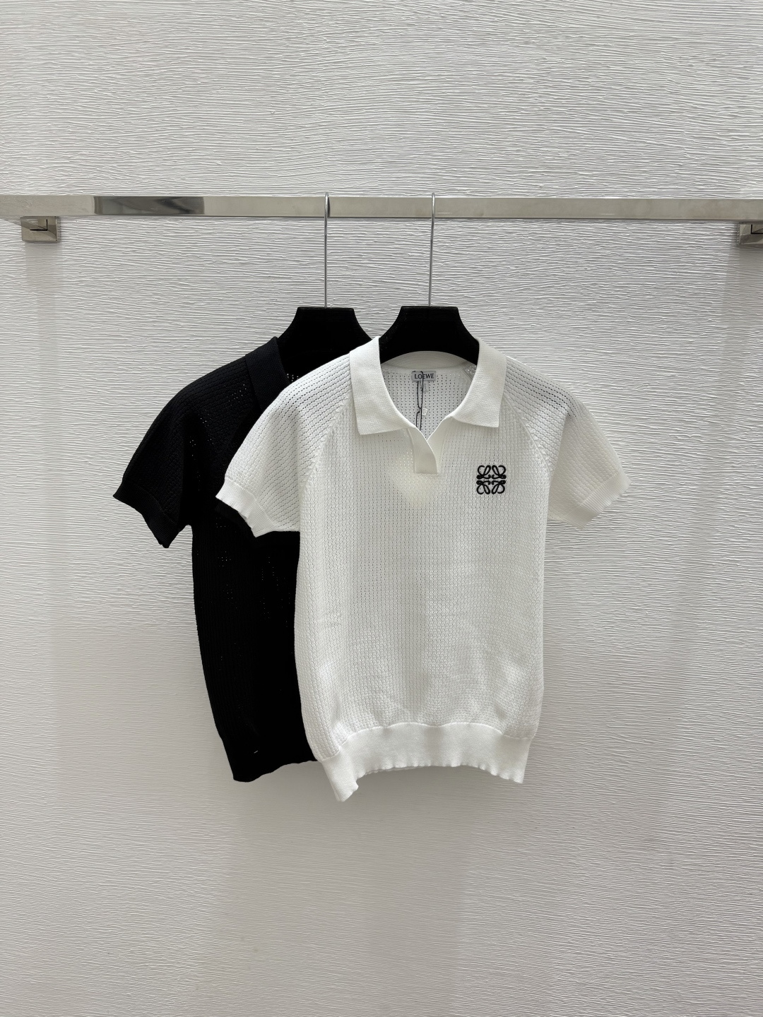 🆕LO家🆕  春夏新款 纯色翻领针织短袖颜色：白色 黑色尺码：36.38.40