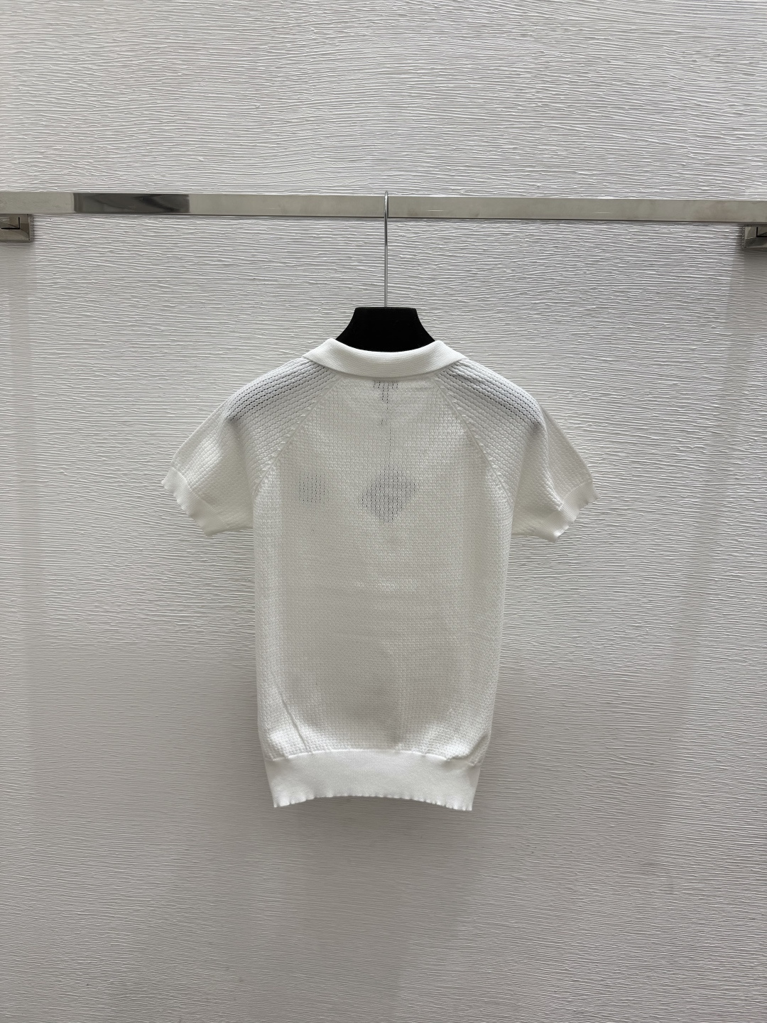 🆕LO家🆕  春夏新款 纯色翻领针织短袖颜色：白色 黑色尺码：36.38.40