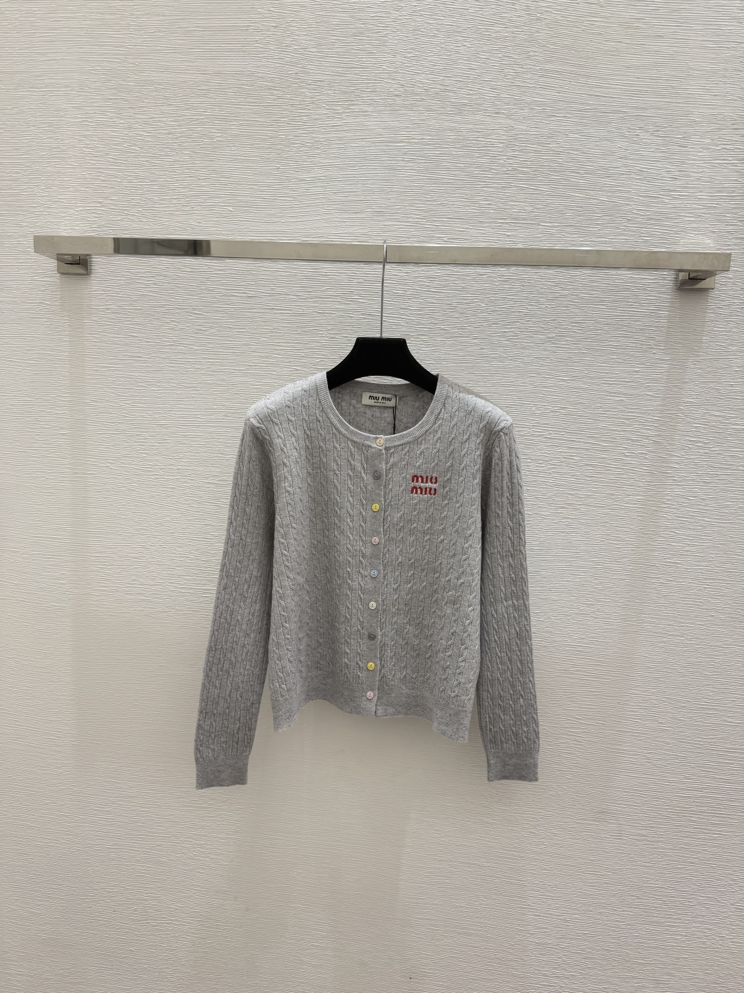 🆕M家🆕  春夏新款 纯色简约圆领针织长袖开衫颜色：白色 灰色尺码：36.38.40