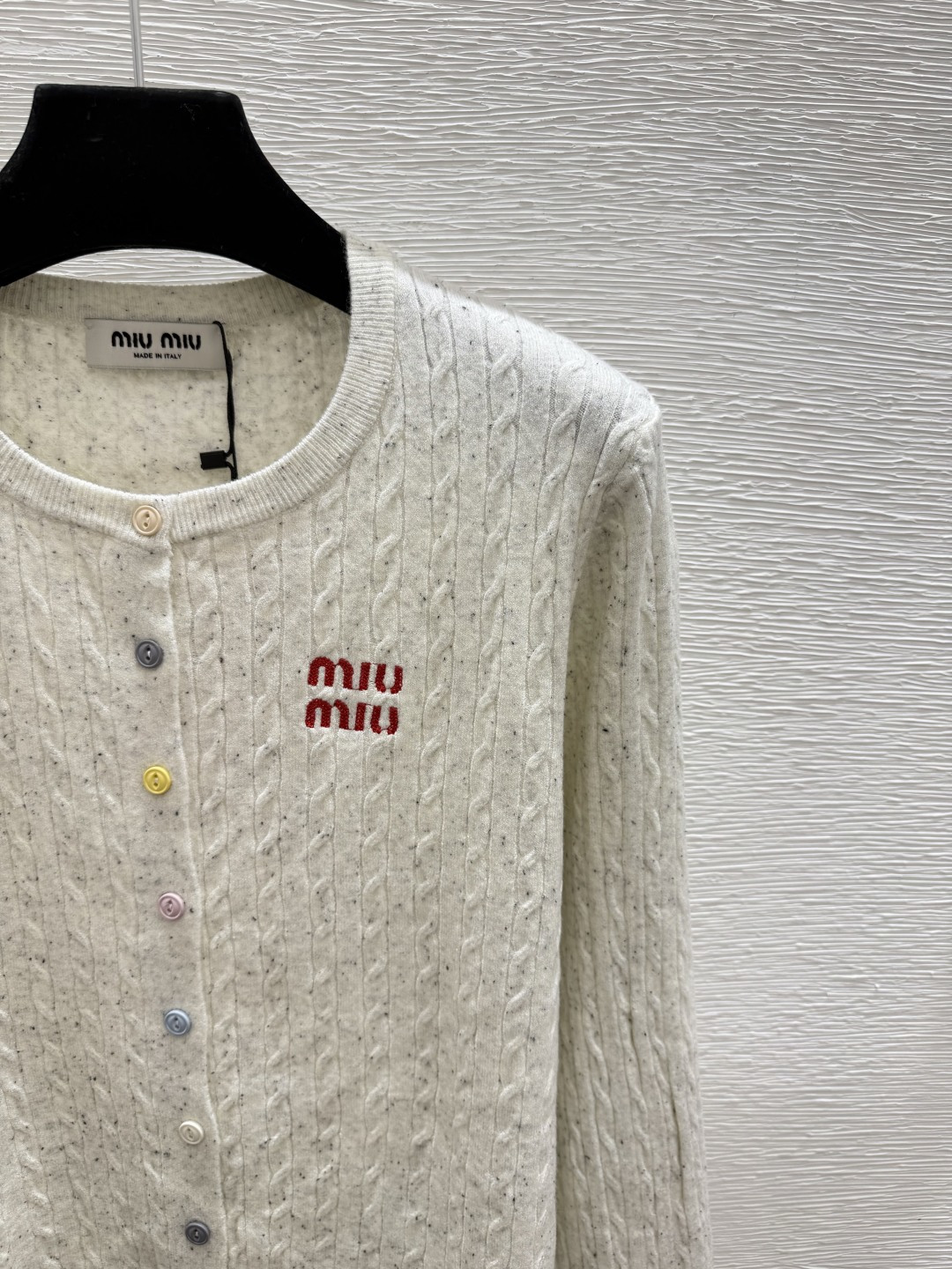 🆕M家🆕  春夏新款 纯色简约圆领针织长袖开衫颜色：白色 灰色尺码：36.38.40