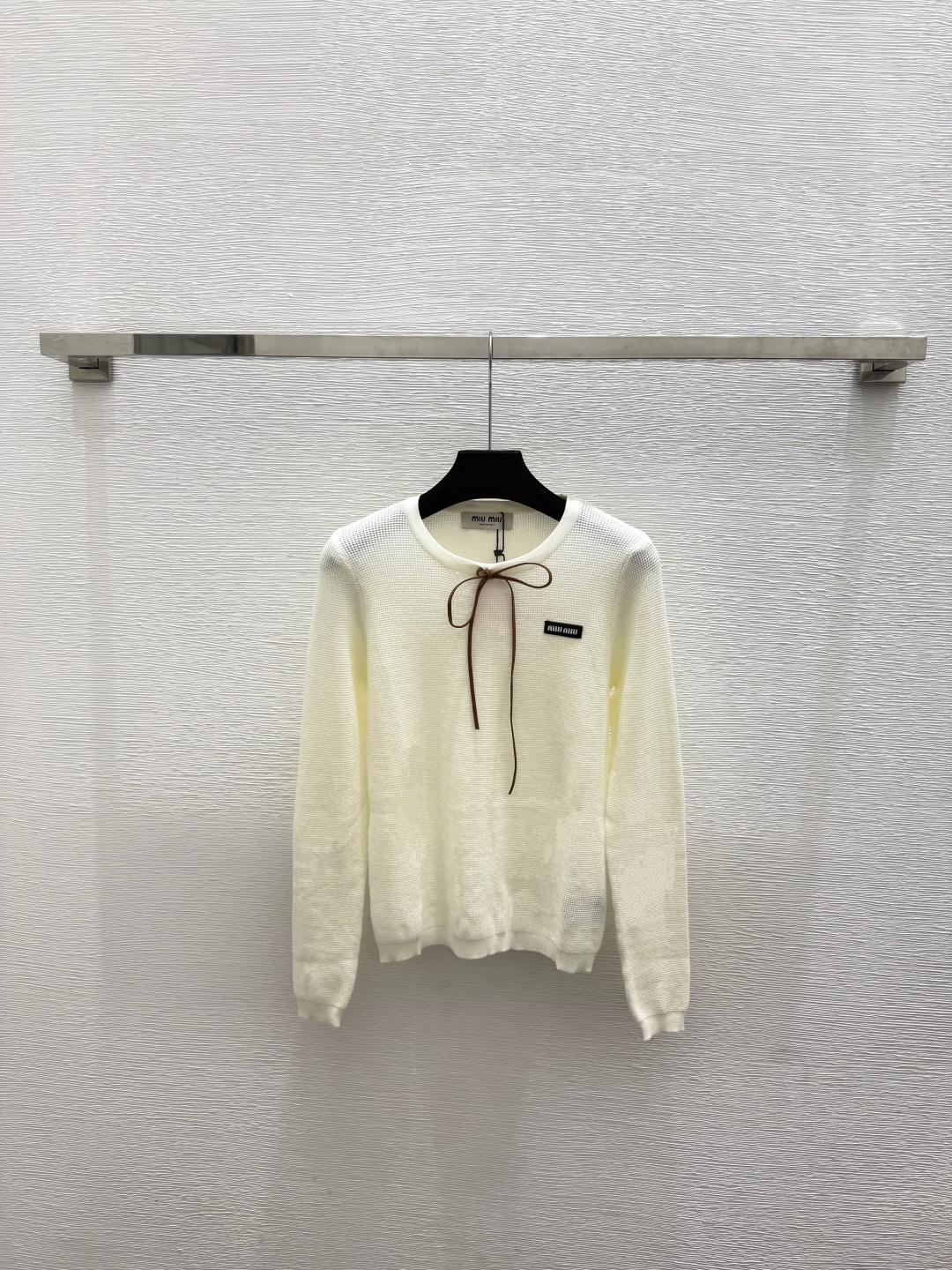 🆕M家🆕  春夏新款 纯色简约圆领针织长袖颜色：杏色尺码：36.38.40
