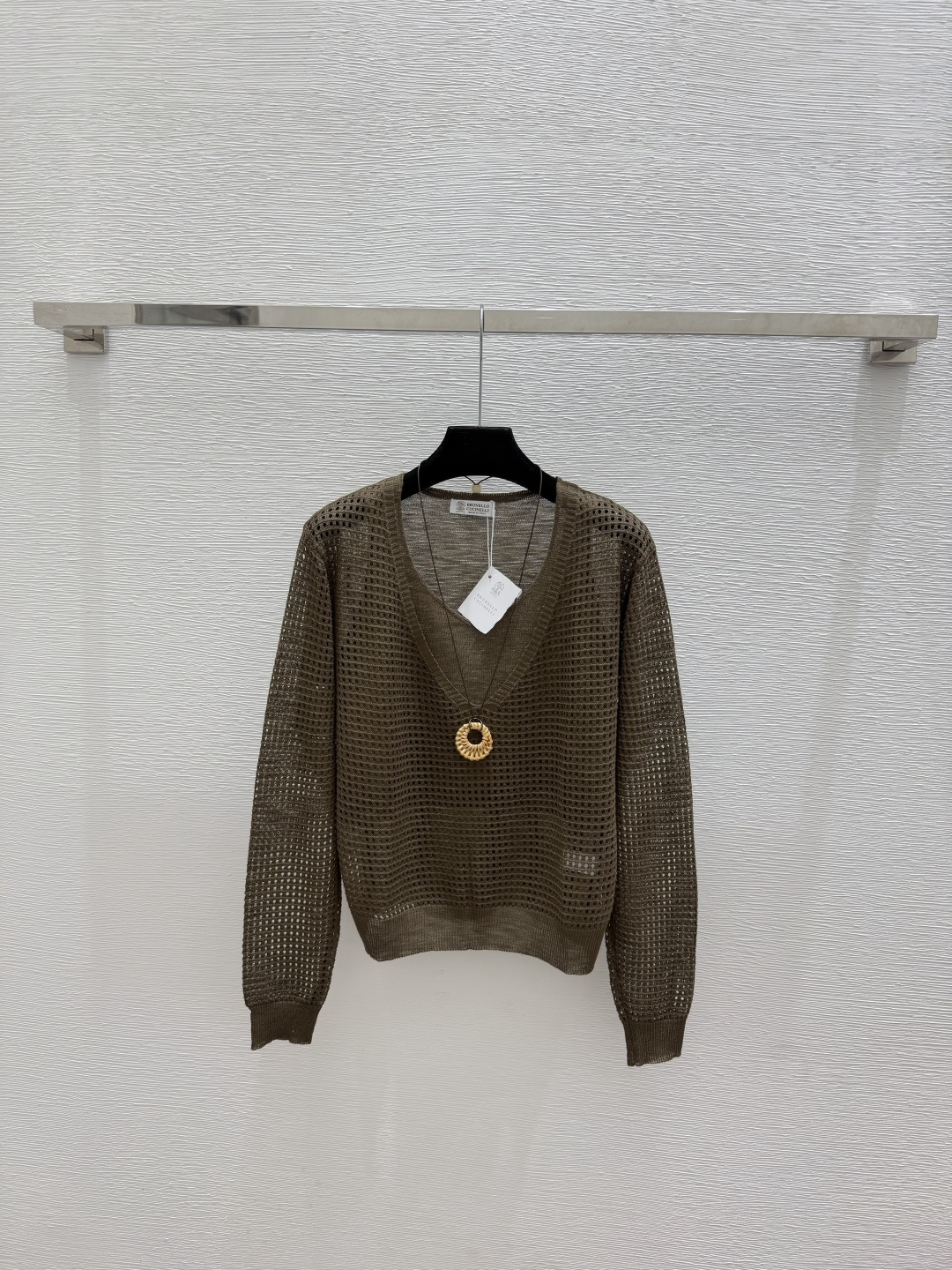 🆕BC家🆕  春夏新款 纯色简约假两件V领针织长袖颜色：杏色 灰色 咖啡尺码：36.38.40