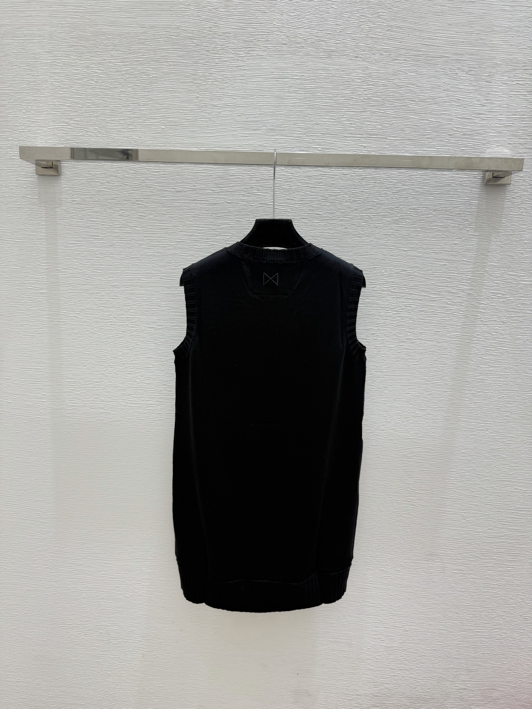 🆕OD家🆕  春夏新款 纯色简约圆领背心裙颜色：杏色 黑色尺码：36.38.40