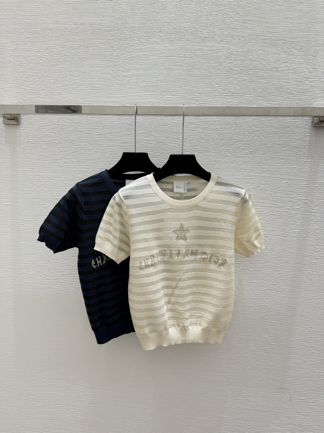 🆕D家🆕  春夏新款 纯色字母圆领针织短袖颜色：灰色 宝蓝尺码：36.38.40