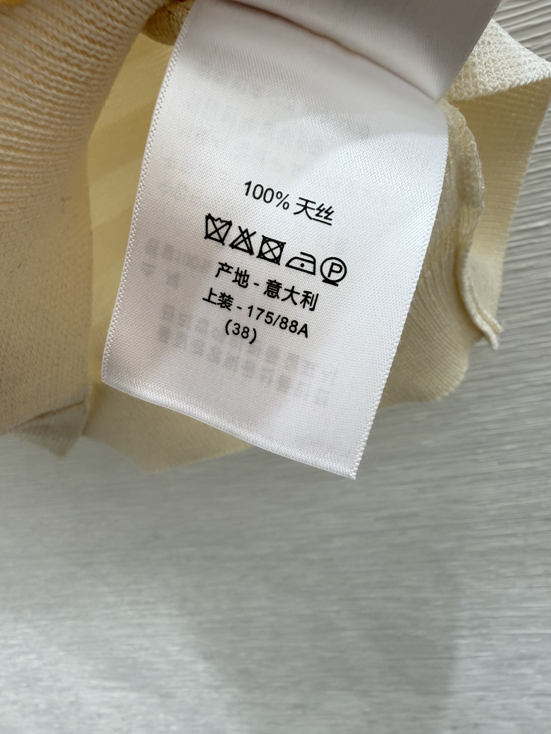 🆕D家🆕  春夏新款 纯色字母圆领针织短袖颜色：灰色 宝蓝尺码：36.38.40
