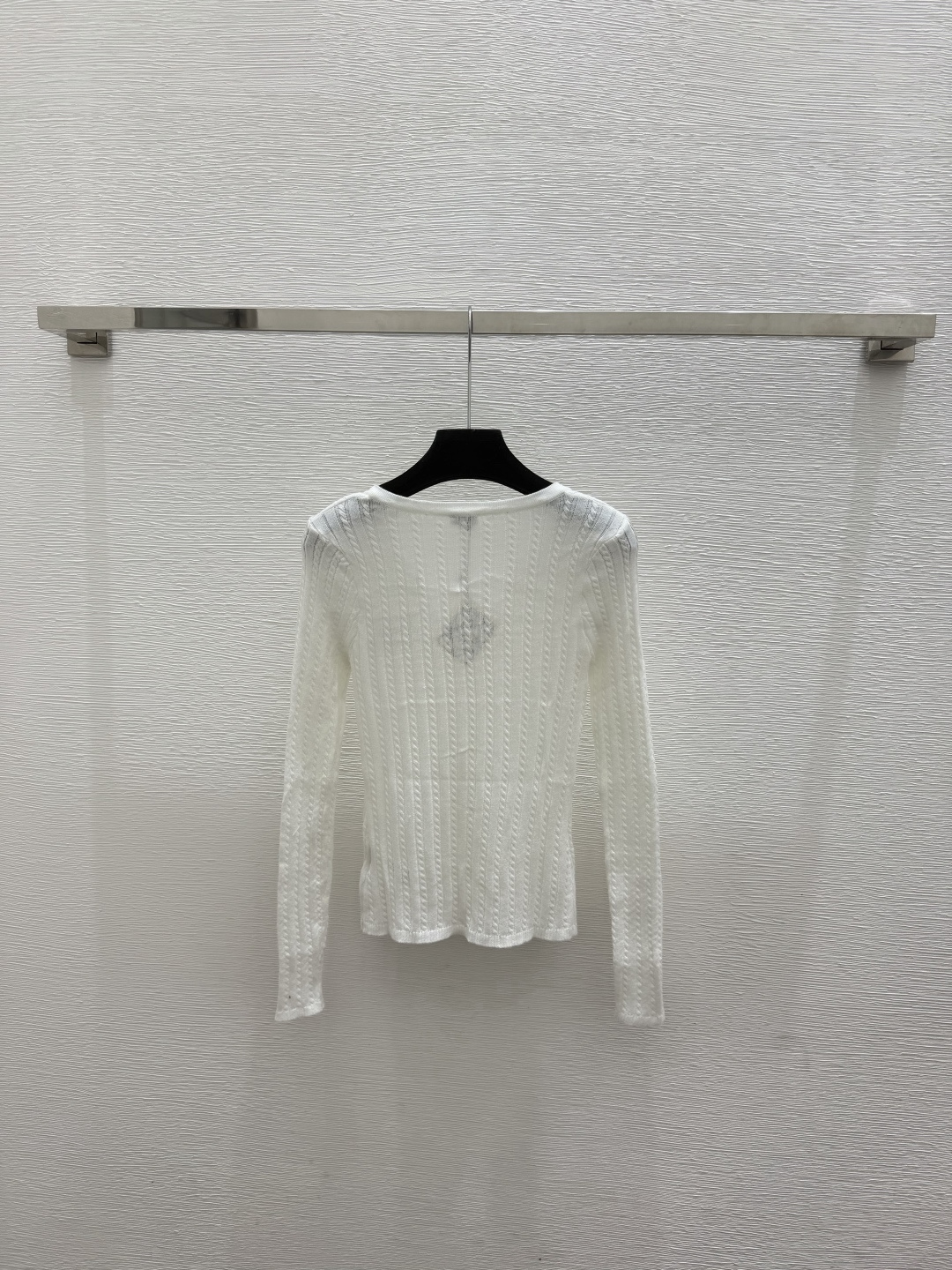 🆕LO家🆕  春夏新款 纯色简约圆领针织长袖颜色：白色 杏色尺码：36.38.40