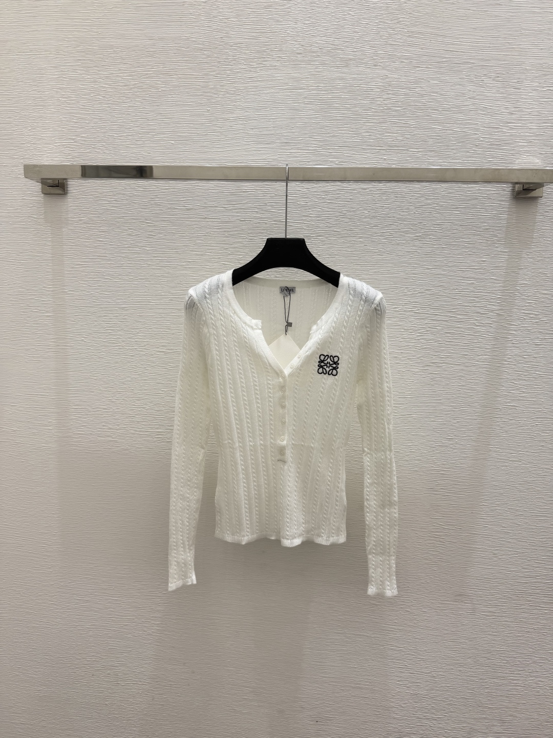 🆕LO家🆕  春夏新款 纯色简约圆领针织长袖颜色：白色 杏色尺码：36.38.40
